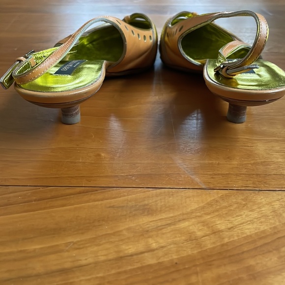Sergio Rossi Tan Kitten Heel Slingbacks with Metallic features Size 38 or 7-1/2 - Picture 4 of 9